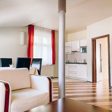 Riverside Apartments Thalia Κάρλοβι Βάρι Εξωτερικό φωτογραφία