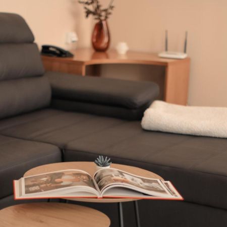 Riverside Apartments Thalia Κάρλοβι Βάρι Δωμάτιο φωτογραφία