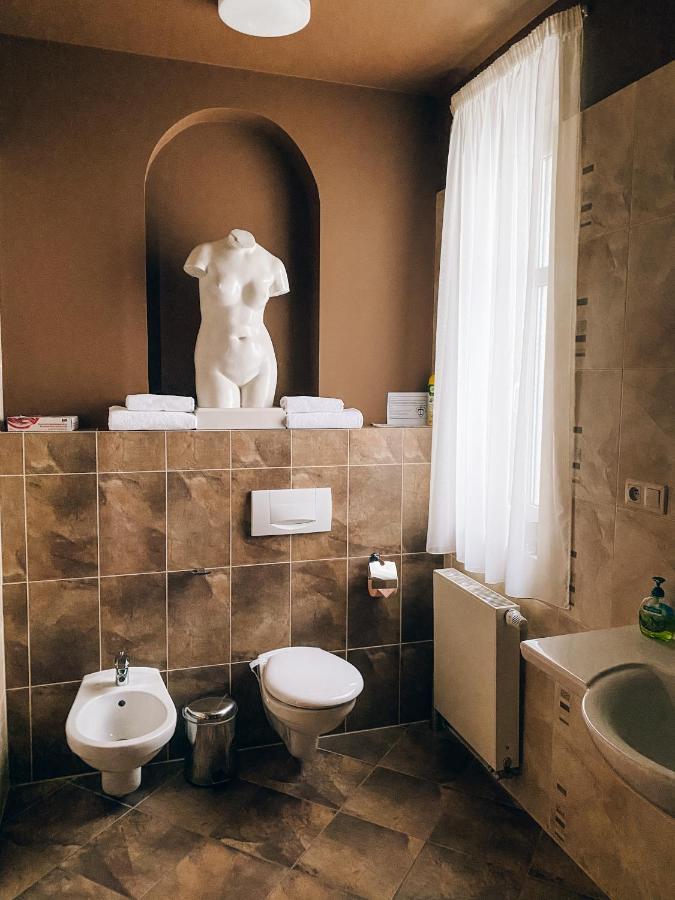 Riverside Apartments Thalia Κάρλοβι Βάρι Εξωτερικό φωτογραφία