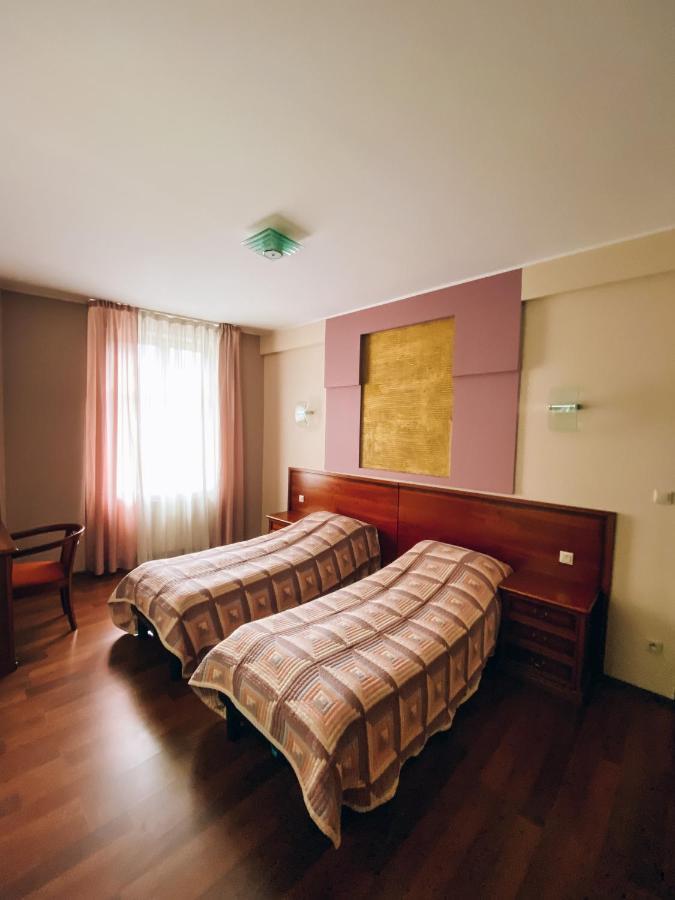 Riverside Apartments Thalia Κάρλοβι Βάρι Εξωτερικό φωτογραφία