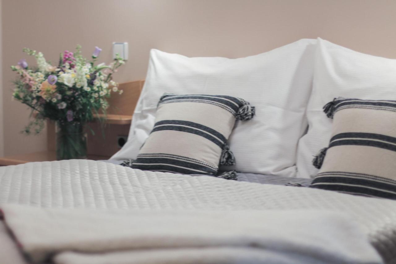 Riverside Apartments Thalia Κάρλοβι Βάρι Εξωτερικό φωτογραφία