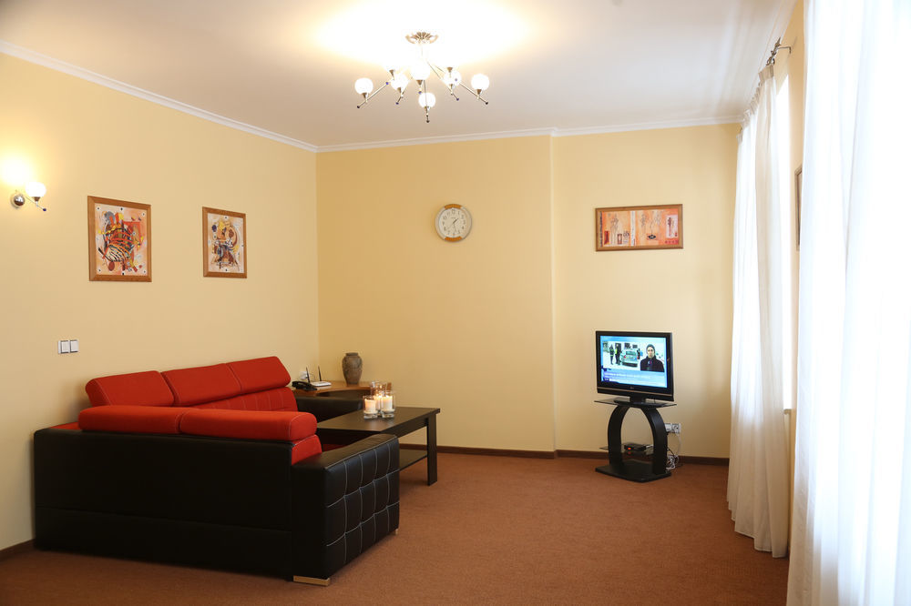 Riverside Apartments Thalia Κάρλοβι Βάρι Εξωτερικό φωτογραφία
