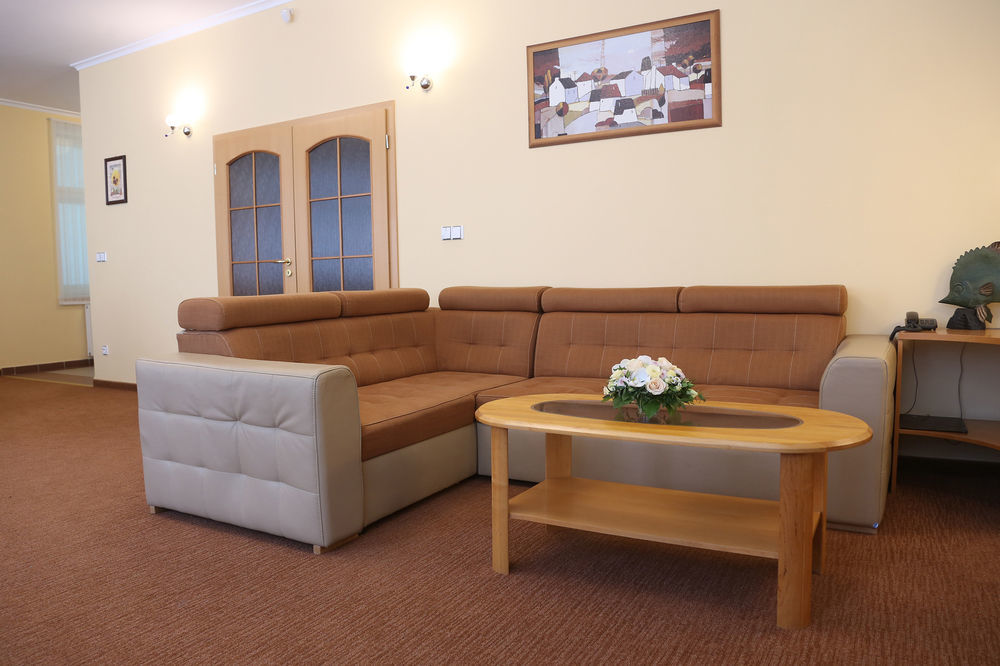 Riverside Apartments Thalia Κάρλοβι Βάρι Εξωτερικό φωτογραφία