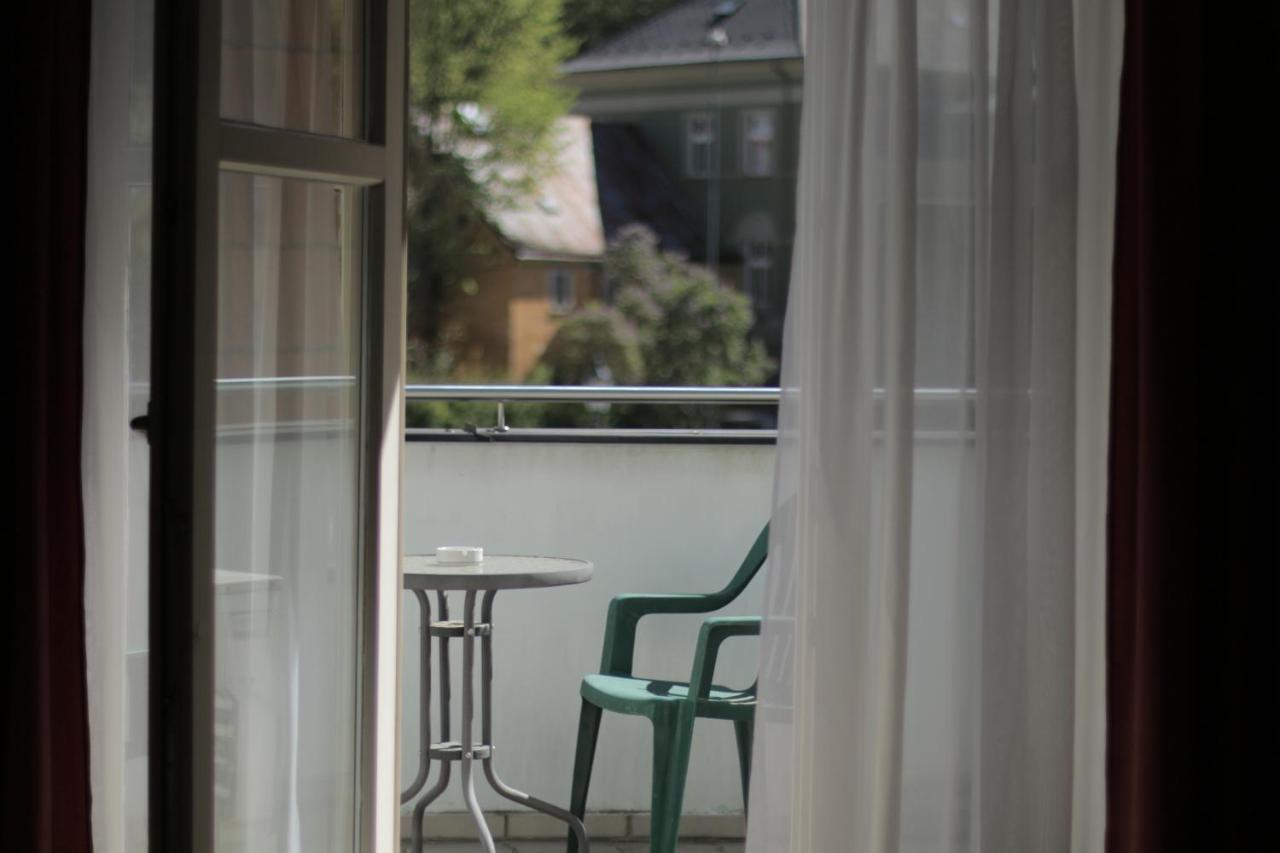 Riverside Apartments Thalia Κάρλοβι Βάρι Εξωτερικό φωτογραφία
